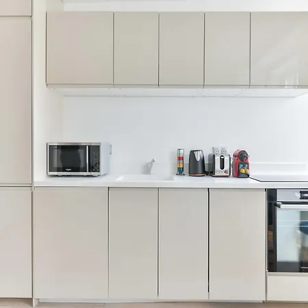 Modernist - 12th Arrondissement - Mobility Lease * París